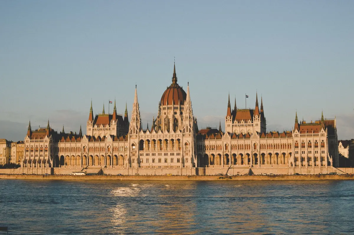 Pest on foot: Parliament to the Jewish Quarter